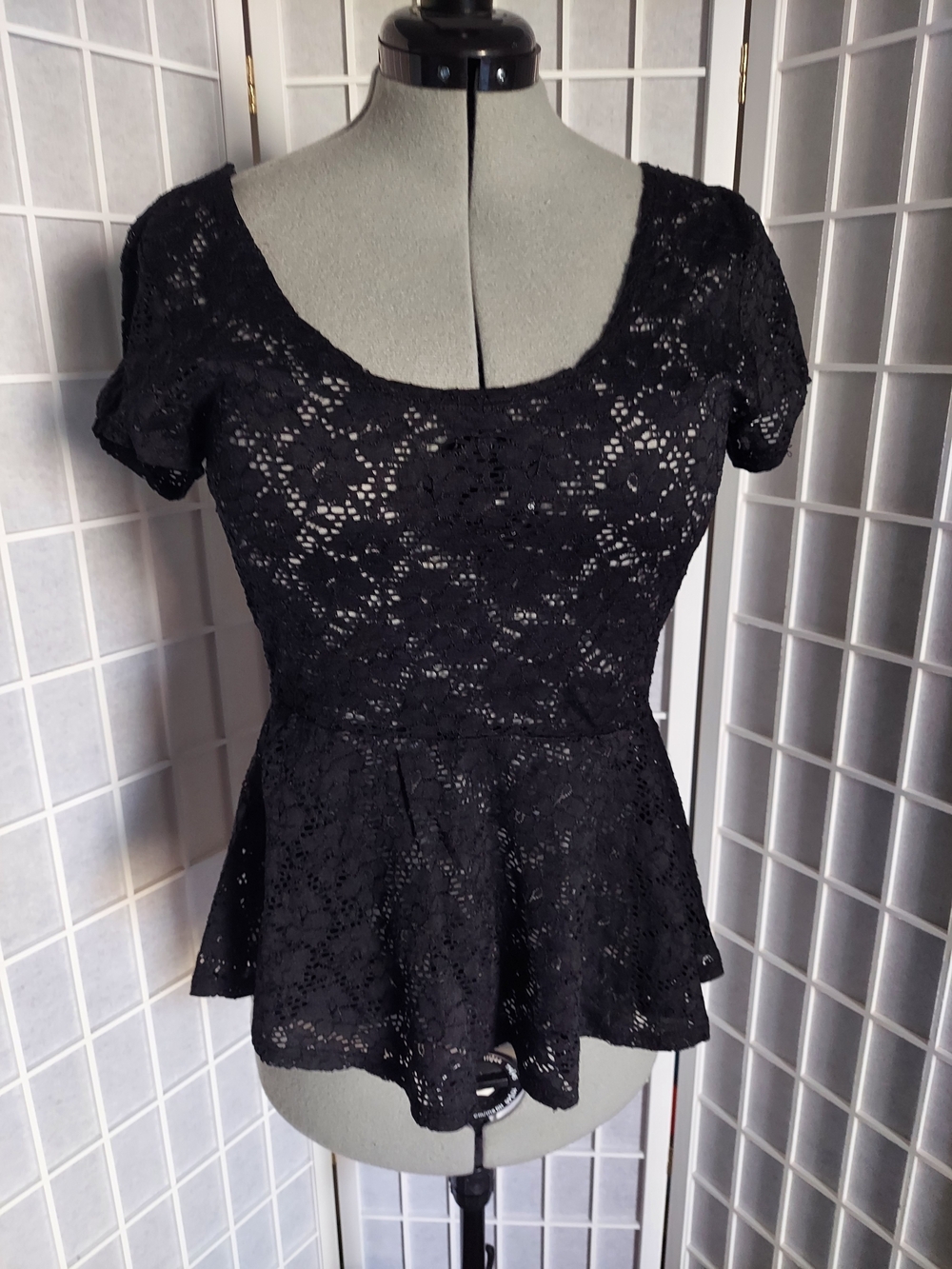 No Boundaries Black Lace Peplum Scoop-Neck Top